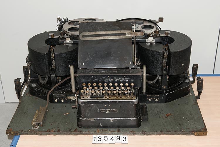 Encryptiemachine en vercijferapparaat Typex Mark II - collectie - Nationaal  Militair Museum